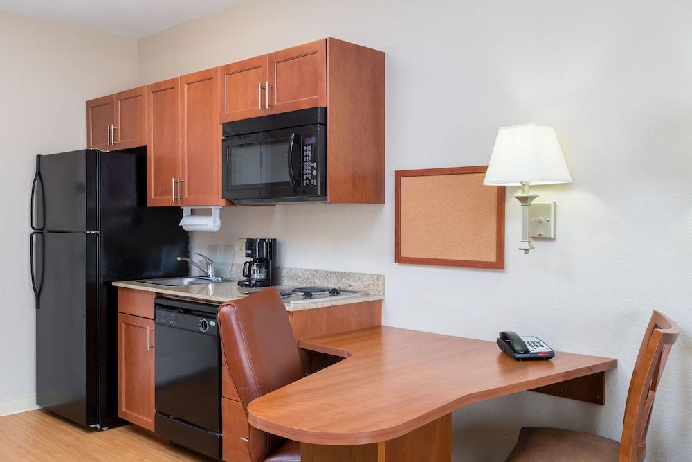 Candlewood Suites Apex Raleigh Area By Ihg Екстериор снимка